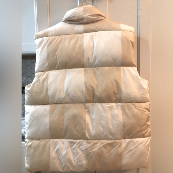 Wild Fable Sz S full zip puffer vest.Beige & white.Runs large: see dimensions. - Picture 2 of 6